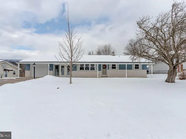 370 Summit Dr, Lewistown, PA 17044