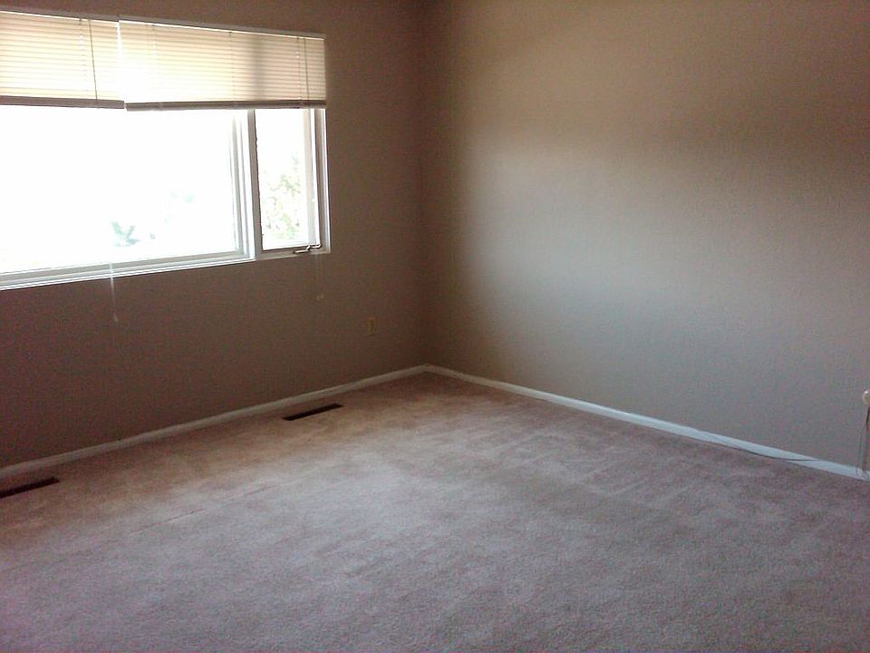 2nd image of 24 Colter Loop Dr