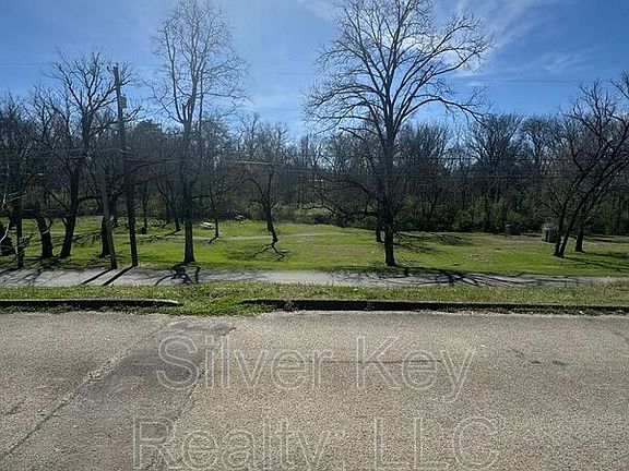2nd image of 311 Sunset Dr Unit 2