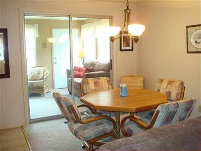 4th image of 8019 Castle Rock Dr NE
