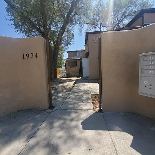 1924 E 5th St #2 Photo 1