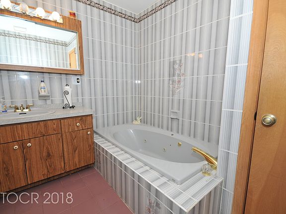 5th image of 448 Madeline Ave