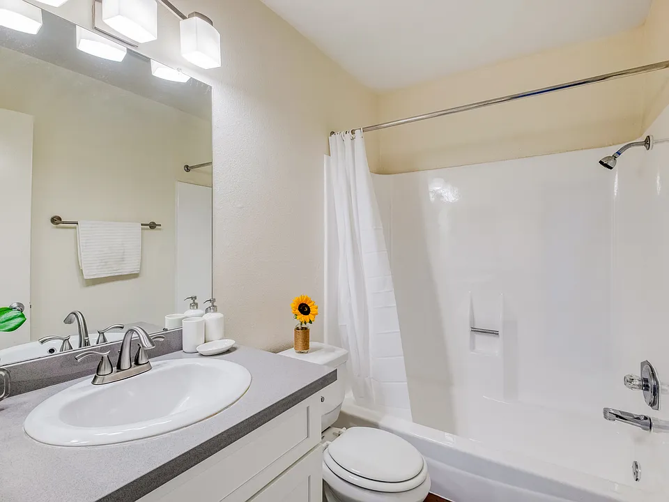 526 Ardmore
