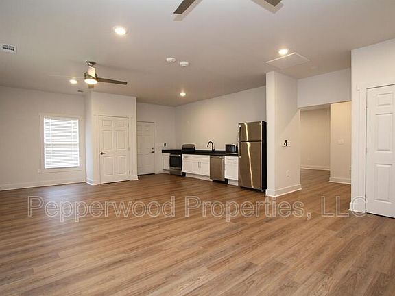 4th image of 600 Magnolia St