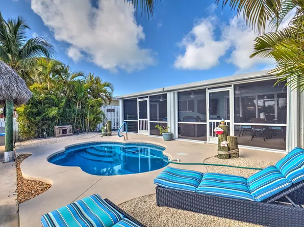 8 Sadowski Cswy, Key Colony Beach, FL 33051