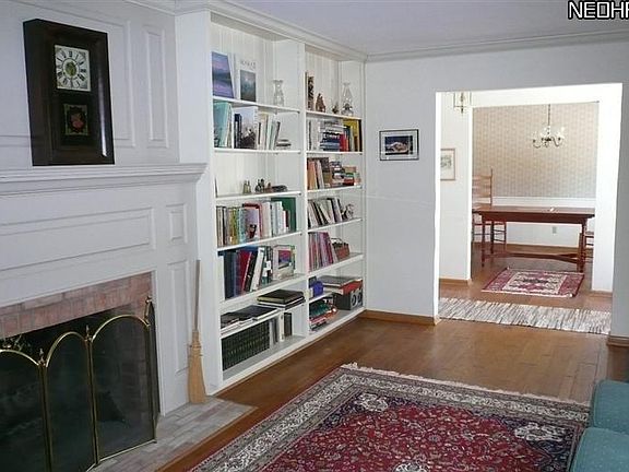 2nd image of 2250 27th St