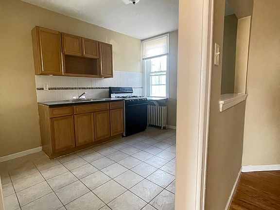 4th image of 1723 W Champlost St #2