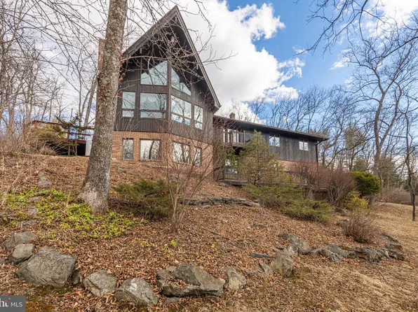 204 Silverbrook Dr, Schwenksville, PA 19473