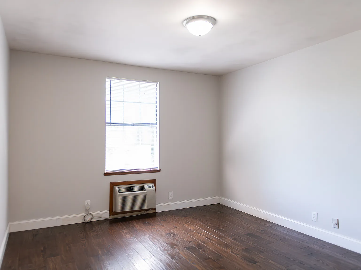 1 bed, 700 sqft, $1,250 — Photo 4