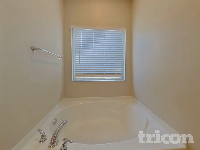 216 Stone Creek Ct — Photo 8