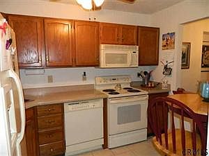 4th image of 1 Peterson Ct