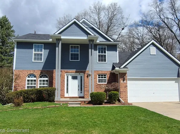 6034 Artesian Dr, Waterford, MI 48327