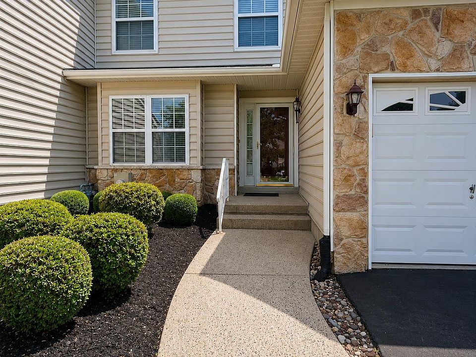1st image of 11 Hogan Way
