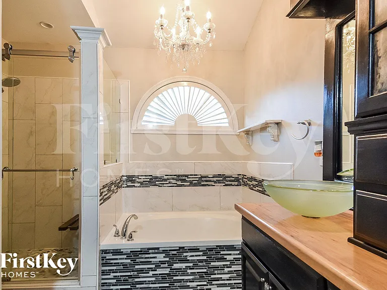 5102 Birnamwood Trl — Photo 10