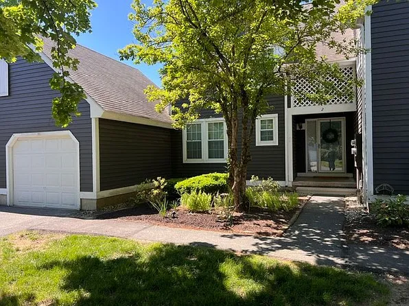 2 Fairmount Ln, Granby, CT 06035