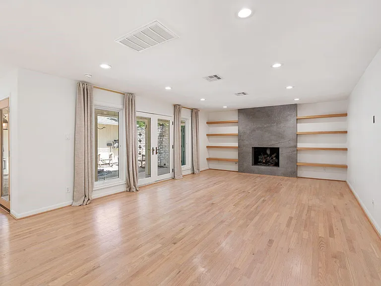 13703 Queensbury Ln — Photo 13
