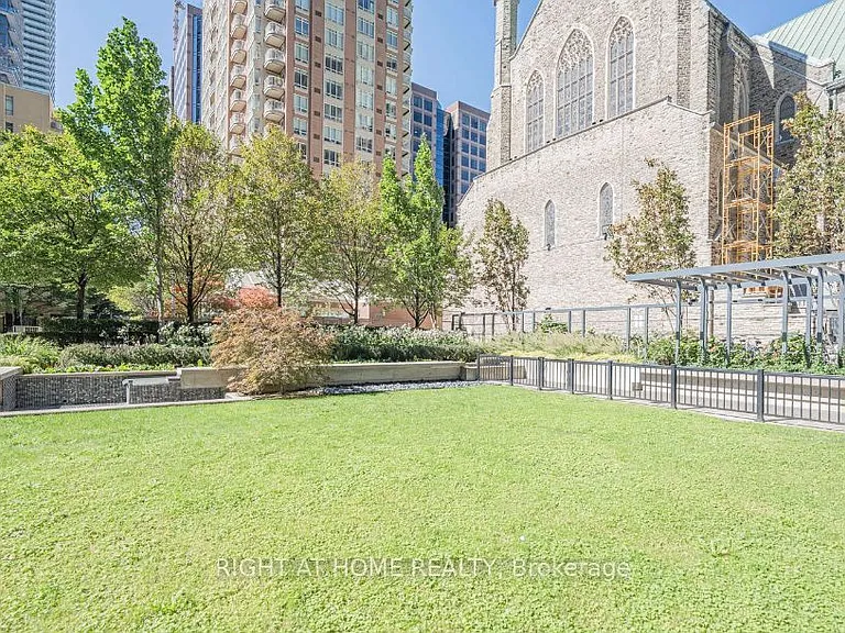 28 Ted Rogers Way #3304 — Photo 15