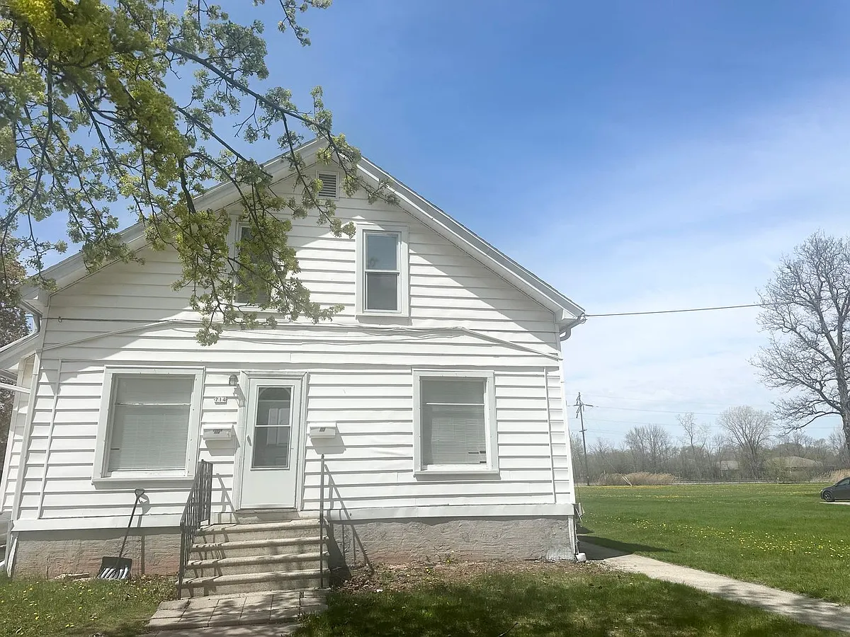 Building Photo - 714 4th St