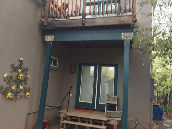 Up- and downstairs decks