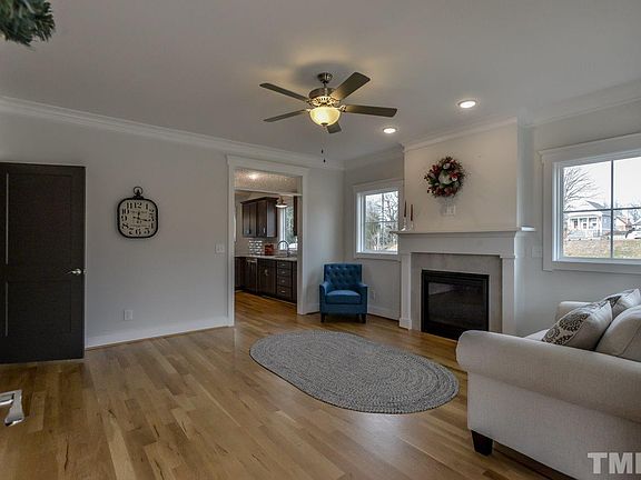2nd image of 102 S Fiori Hill Dr