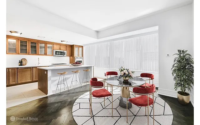 Rented by Douglas Elliman | media 27