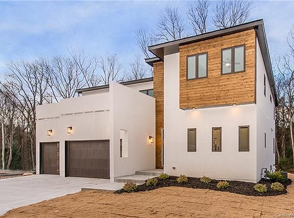 4th image of 2930 Springs Dr