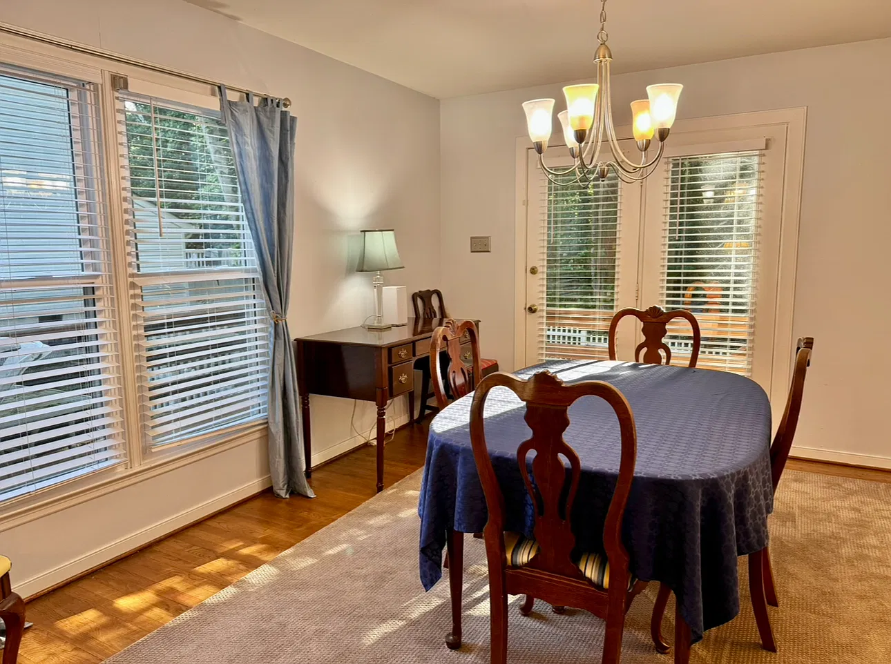 3 bed, 2.5 bath, 1624 sqft, $3,500 — Photo 4