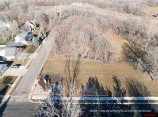 1690 Countryside Dr, North Mankato, MN 56003