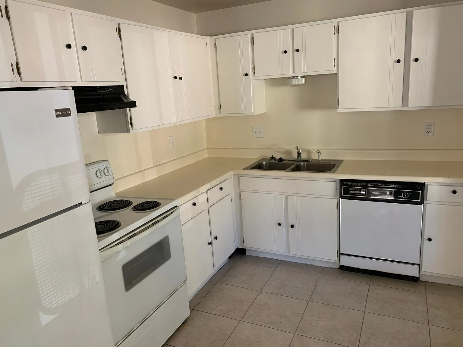 2 bed, 935 sqft, $1,175 — Photo 3