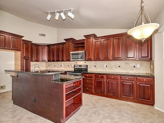 5th image of 1062 W Stacey Ln
