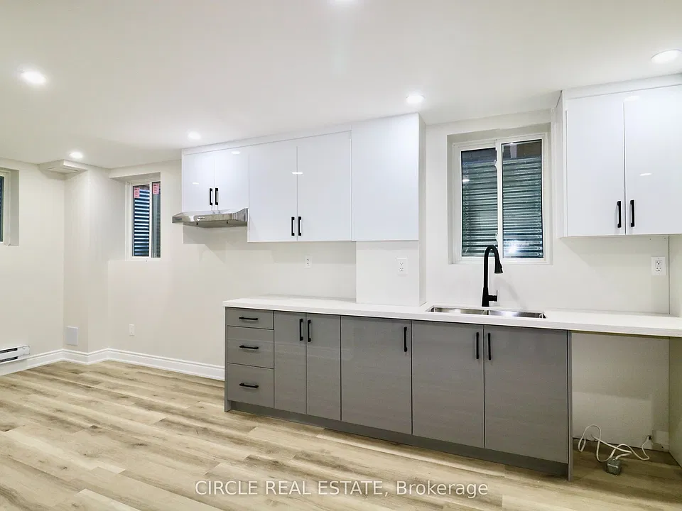 59 Phoenix Blvd #1