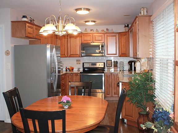 5th image of 9250 Gourmet Ln