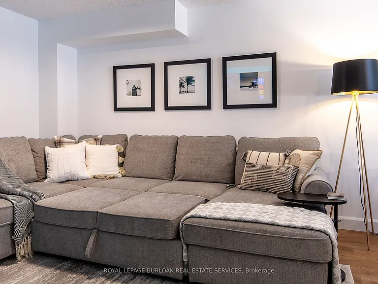 7 Trent Ave — Photo 10