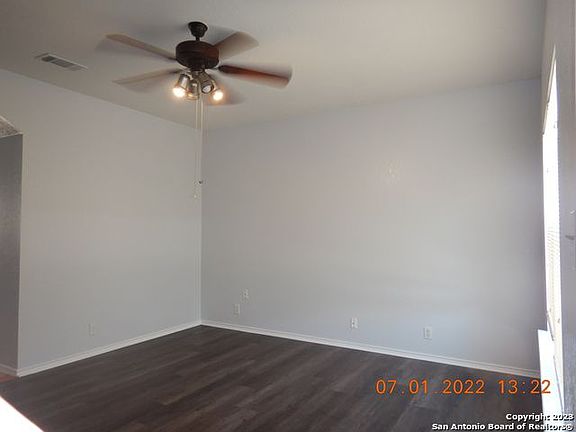 3rd image of 6334 Queens Castle Dr