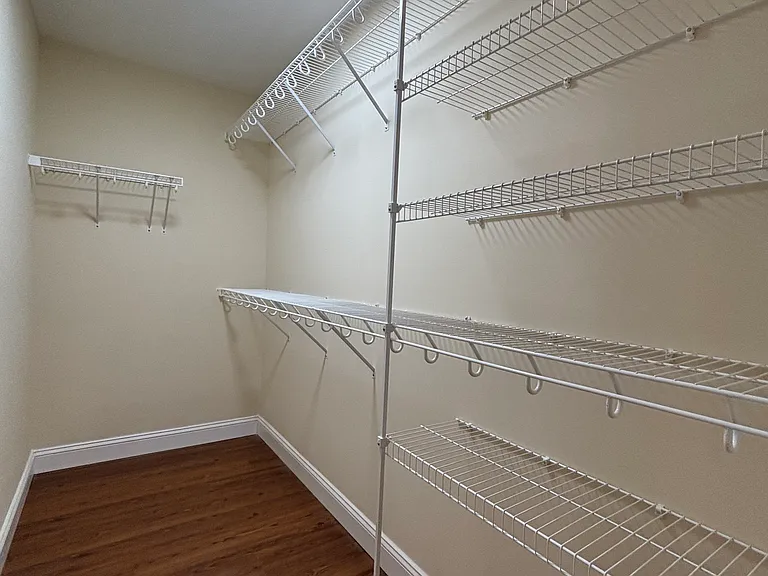 447 Cedar Hollow Dr — Photo 17