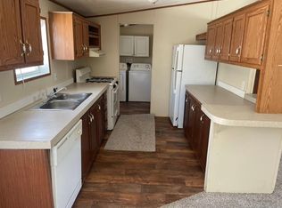 2202 S Sheeran Dr, Milford, MI