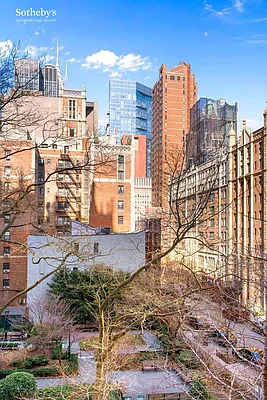 Rented by Sotheby's International Realty | media 6