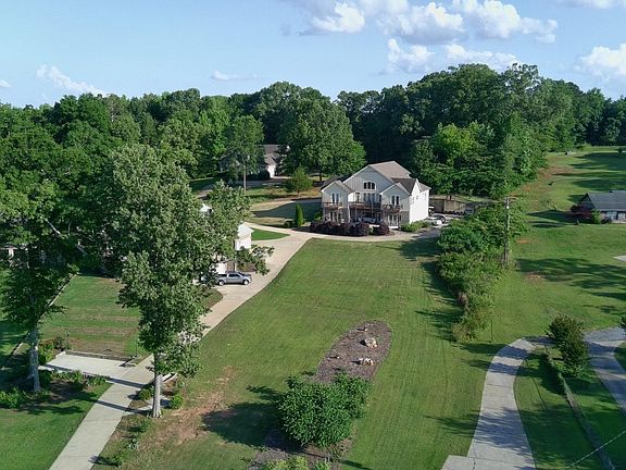 3rd image of 80 Whispering Oaks Ln
