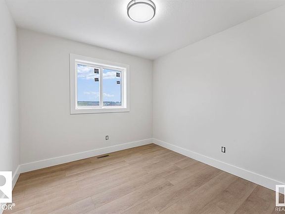 2nd image of 1432 Wildrye Cres