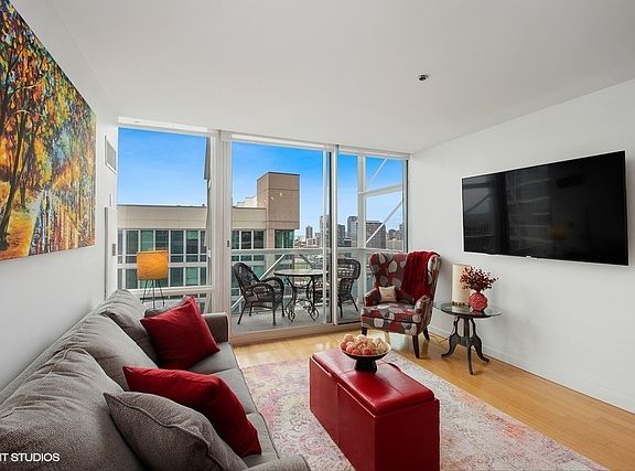 2nd image of 653 N Kingsbury St APT 2104
