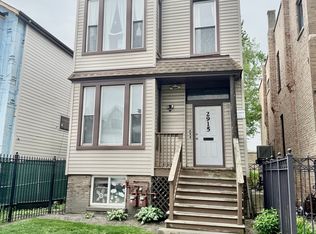 2915 W McLean Ave, Chicago, IL 60647