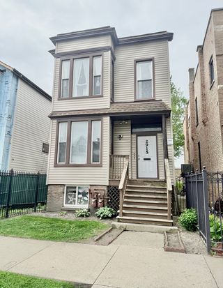 2915 W McLean Ave, Chicago, IL 60647
