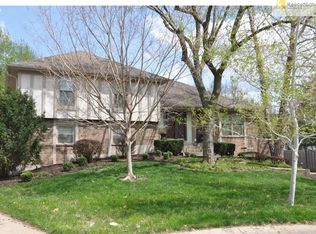 824 NW 18th St, Blue Springs, MO 64015