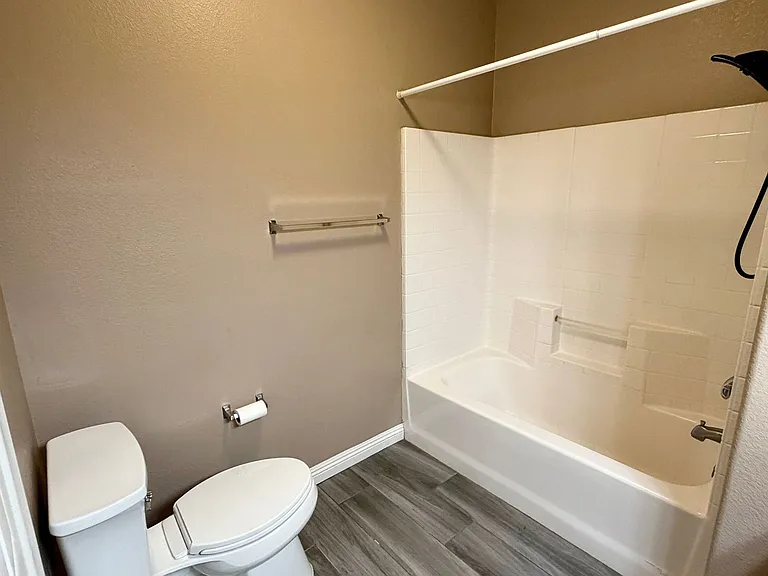 4006 Craven Rd #7 — Photo 24