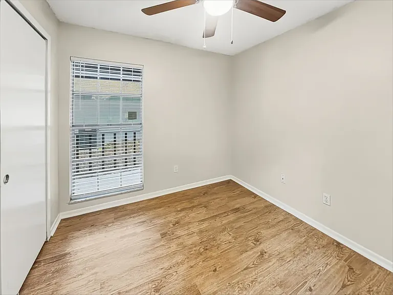 1171 La Mesa Ave — Photo 10