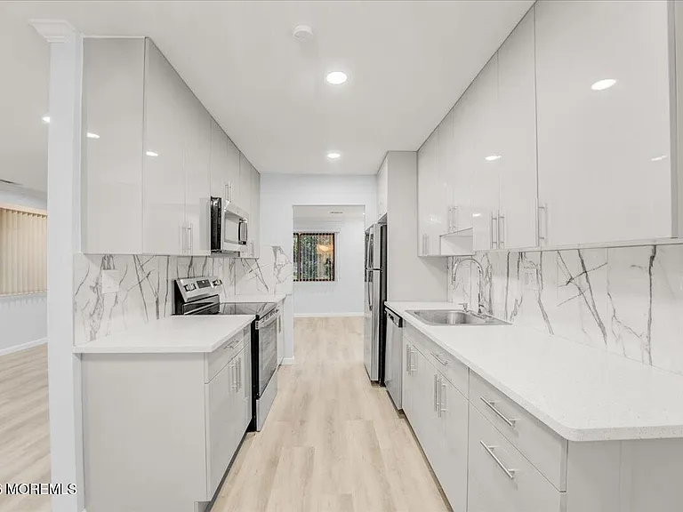 16 E Bluebell Ln — Photo 12