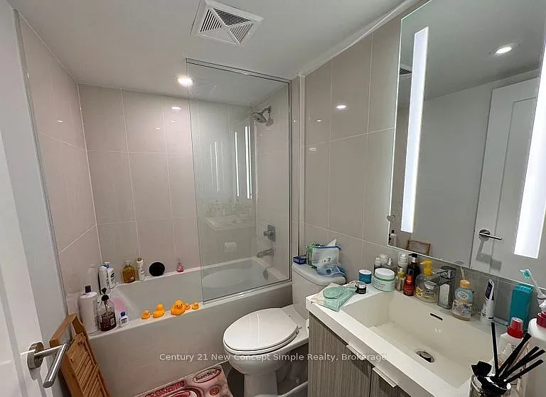 585 Bloor St E #1121 — Photo 5