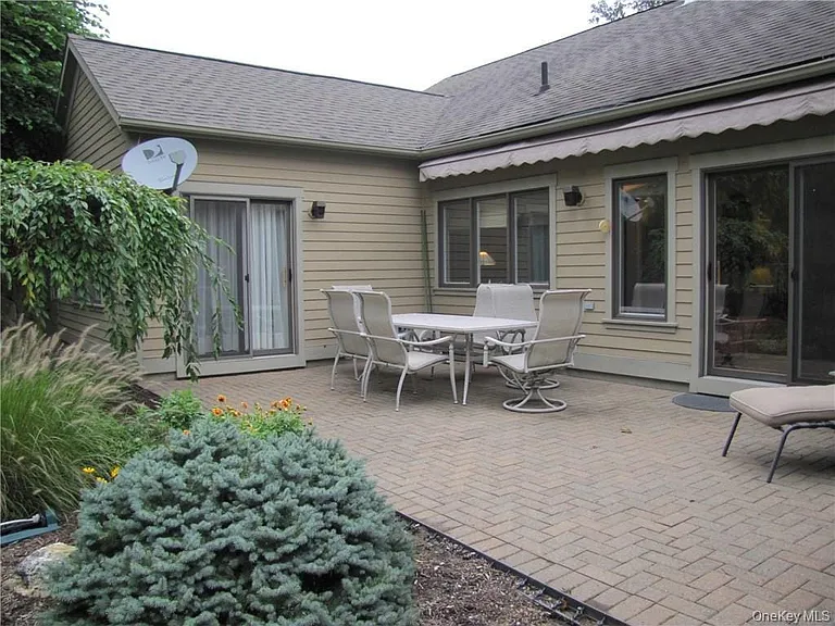 848 Heritage Hls — Photo 21