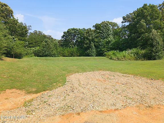 3rd image of 102 Vaden Rd