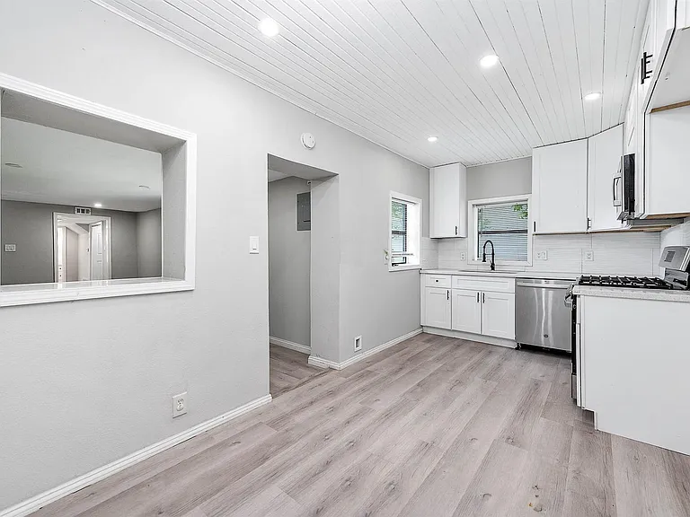 4356 Phlox St — Photo 32